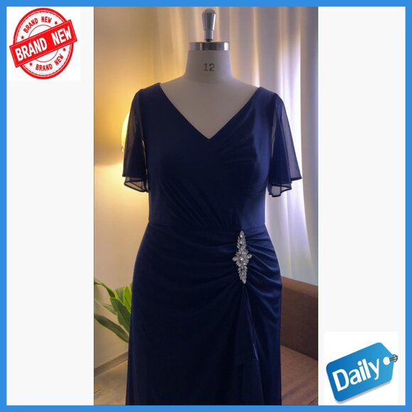 Plus Size V-Neck Chiffon Maxi Dress with Rhinestones Slit Formal - Picture 6 of 6